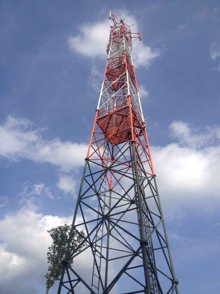 Overall view of the mast