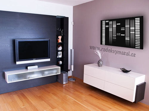 Obraz v minimalistickém interiéru